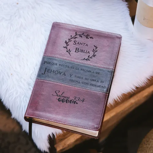 Vista 2 de STARKENBURG COMPANY Biblia Español Personalizada: crea tu propio diseño grabado personalizado con un diseñador, Letra Grande Biblia Santa