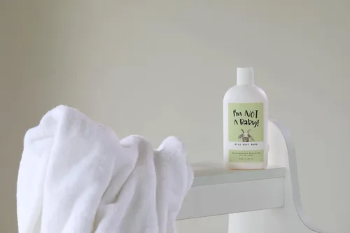 Vista 7 de I'm NOT A Baby! Gel de baño para niños, probado por dermatólogos, libre de alérgenos, libre de crueldad, PETA, suave para niños, leche de cabra, 10