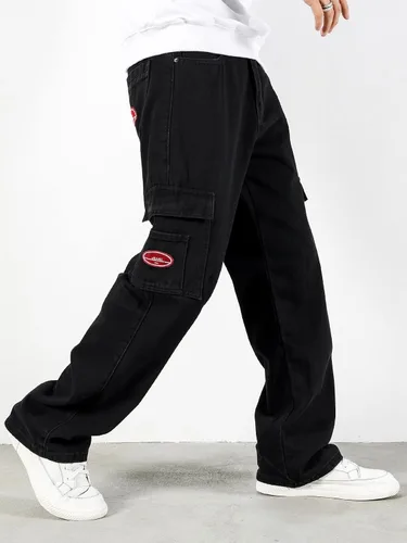 Vista 3 de OYOANGLE Pantalones de mezclilla holgados para hombre pierna recta con solapa bolsillo
