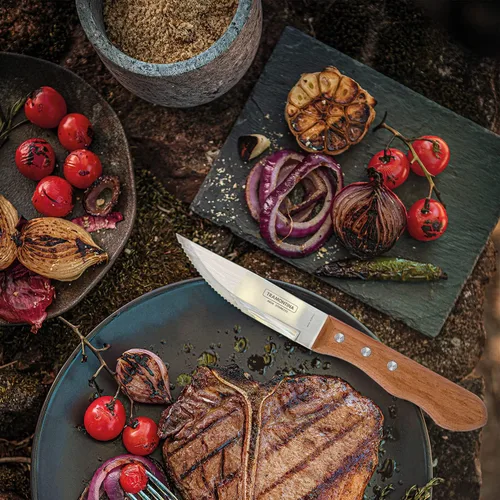 Vista 4 de Tramontina Juego de 4 cuchillos para carne jumbo de 5 pulgadas, cuchillo afilado con mango de madera, camping, cocina, rústico, 22399079