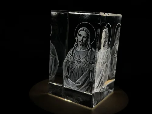 Vista 3 de Estatua de Jesús de cristal 3D con LED (pequeña)
