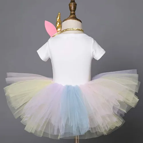 Vista 3 de TTYAOVO - Conjunto de 3 piezas para el primer cumpleaños del bebé, con estampado de unicornio, con diadema, mameluco y falda