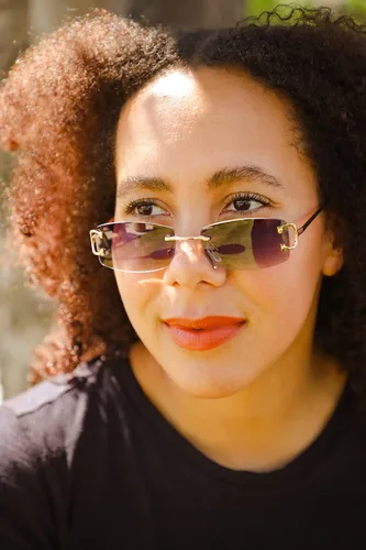 Vista 5 de FLAWLESS EYEWEAR Gafas de sol pequeñas y estrechas sin montura a la moda rectangulares lentes tintados de los años 90 sin marco para mujeres