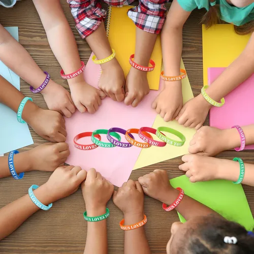 Vista 2 de Lewtemi 100 pulseras cristianas de silicona a granel, pulseras cristianas de goma coloridas, pulseras de goma motivacionales para hombres y mujeres