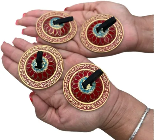 Vista 8 de 2 pares de platillos de latón para danza del vientre (platillos de dedo) – Instrumento profesional de percusión manual con bandas elásticas