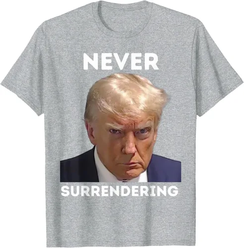 Vista 33 de Triumph Never Surrendering - Camiseta Trump Mug Shot, Negro