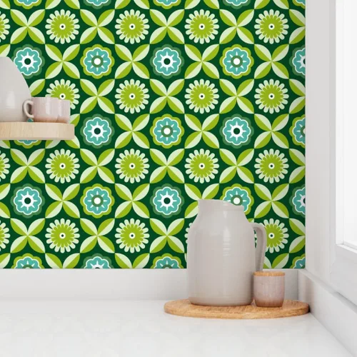 Vista 8 de Papel tapiz para despegar y pegar, diseño retro verde con diseño de flores vintage botánicas de los años 70 y 1960 Spoonflower