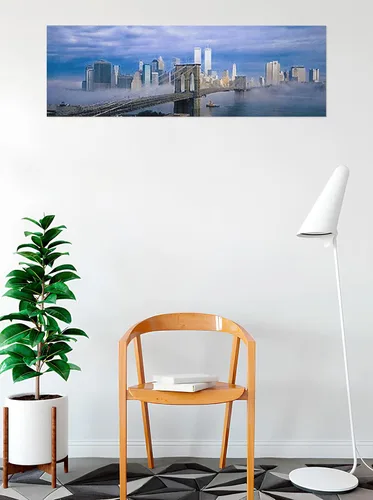 Vista 2 de BUY ART FOR LESS Póster artístico con licencia oficial de Manhattan the Mist Skyline, 36 x 12 pulgadas, impresión decorativa, papel de póster, listo