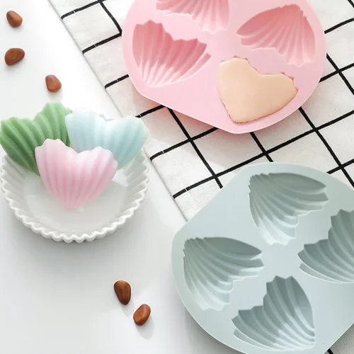 Vista 2 de 4 moldes de silicona para dulces, moldes para hornear en forma de corazón, 4 cavidades de silicona para tartas de chocolate, chocolate, día de San