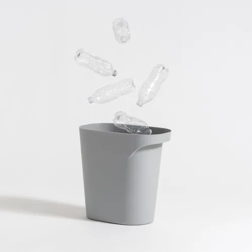 Vista 4 de IRIS USA Bote de basura pequeño Fabricado en Estados Unidos 6 galones Gris