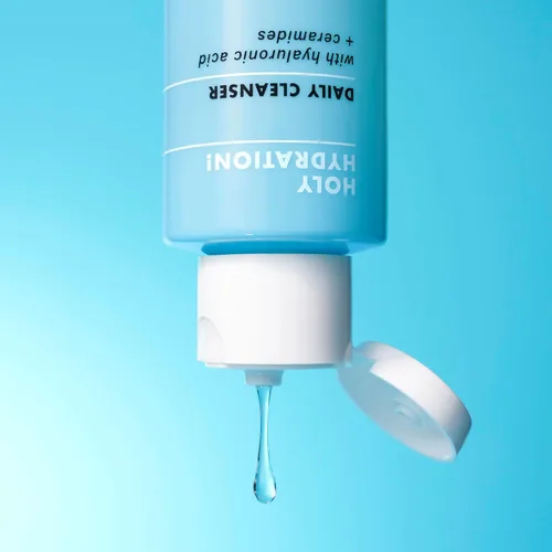 Vista 5 de e.l.f. SKIN Holy Hydration! Limpiador diario Mini, limpiador facial para eliminar el exceso de aceite, impurezas y maquillaje, fabricado con ácido