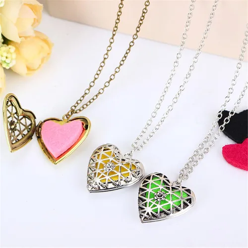 Vista 6 de Hollow Alloy Aromatherapy Essential Oil Diffuser Necklace Box Pendant Gift Vintage Necklace Jewelry Set