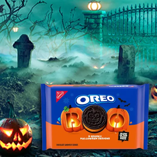 Vista 7 de OREO Galletas de Halloween de sándwich de chocolate con crema de naranja Edición limitada