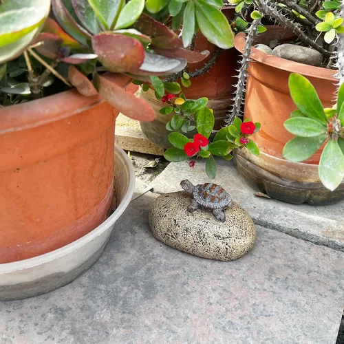 Vista 4 de Hide-a-Key - Roca falsa para exteriores, soporte para llaves de repuesto para exteriores, se ve y se siente como almacenamiento oculto de piedra