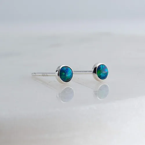 Vista 63 de Aretes pequeños de plata de ley para cartílago, tragus, hélix, múltiples piercings hipoalergénicos, piedra natal para mujer, juego de bisel