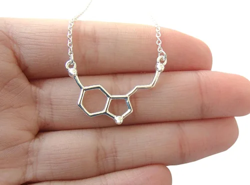 Vista 6 de Rosa Vila Happiness Serotonin Molecule Necklace For Women, Happy Serotonin Necklace, Science Jewelry For Women, Ideal Necklaces For Teacher