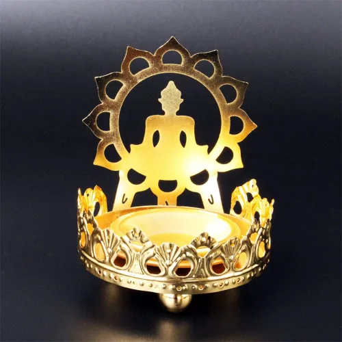 Vista 3 de Lámpara de mantequilla Ghee Portavelas de taza dorada Lámpara de aceite de latón tibetano Suministros de altar budista Hueco de metal tallado luz