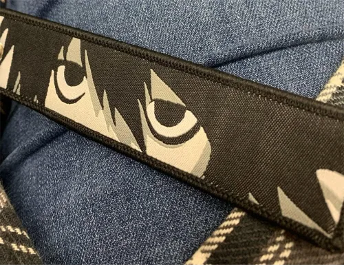 Vista 3 de Mamarmot Paquete de 2 llaveros de anime bordados con etiqueta de chorro de mochila para la cola del coche, llavero para llaves