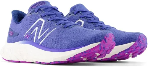 Vista 4 de New Balance Tenis de correr Fresh Foam X Evoz V3 para mujer