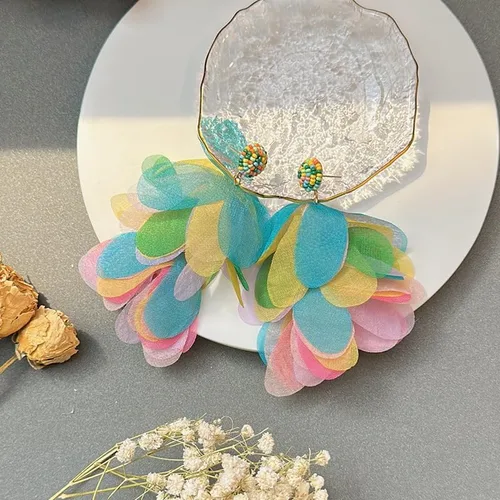 Vista 3 de Pendientes únicos de flores de tela de emulación para mujer, joyería de perlas de medidor hechas a mano