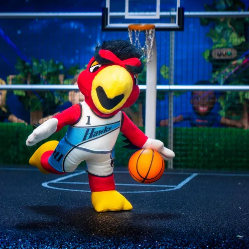 Vista 5 de Bleacher Creatures Atlanta Hawks Harry The Hawk Figura de Peluche de 10" - Una Mascota para Jugar o Exhibir