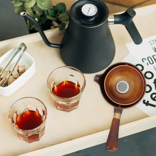 Vista 3 de DOITOOL Tetera de cerámica china de 360° lado para verter tetera con filtro para el hogar, tetera de cerámica Fu con mango de madera, mini oficina