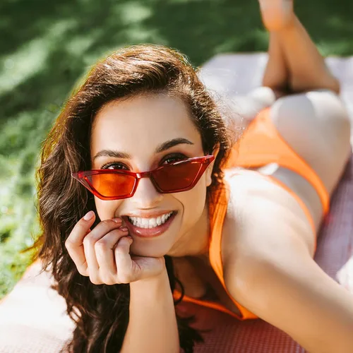Vista 2 de Juego de 10 lentes de sol rosarosa intensorojo para mujer, lentes de sol retro de moda para fiesta