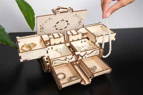 Vista 4 de UGEARS Rompecabezas de madera 3D de caja antigua para adultos - Kits
