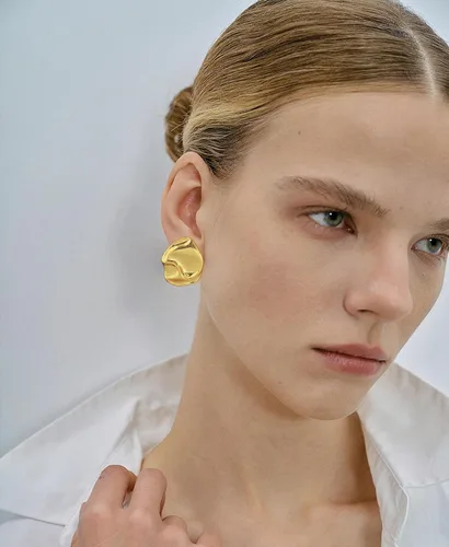Vista 3 de Aretes de oro irregulares para mujer, aretes de tuerca de plata martillada, aretes geométricos, aretes de oro vintage