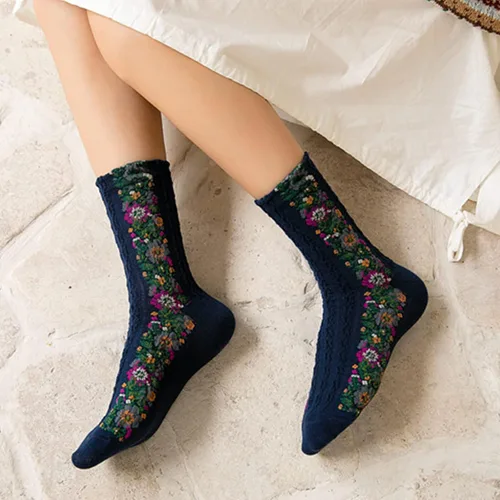 Vista 6 de Zhousensen Calcetines de punto trenzado con diseño floral para mujer