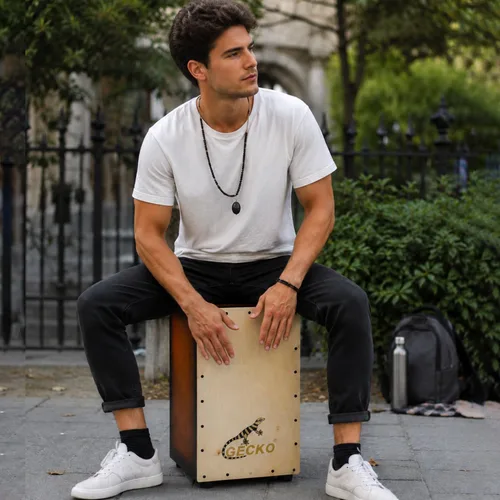 Vista 2 de GECKO Cajon BOX - Caja de percusión de madera con cuerdas internas ajustables para guitarra