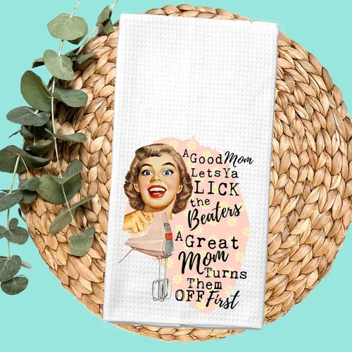 Vista 5 de Good Moms let their Kids Lick the Beaters, Great Moms Turn them Off First Funny Vintage 1950's Housewife Pin-up Girl Waffle Weave Toalla