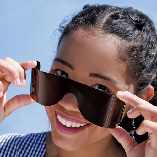 Vista 6 de Lentes de sol enrollables con 100% protección UV, desechables, envolventes (8 unidades) – Fabricado en los Estados Unidos