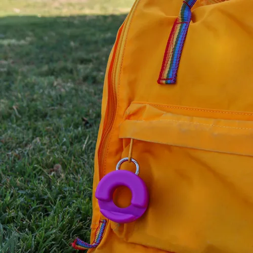 Vista 5 de GoDonut Mini llavero portátil para teléfono celular, accesorio de escritorio perfecto para viajes, oficina y mesita de noche, compatible con iPad