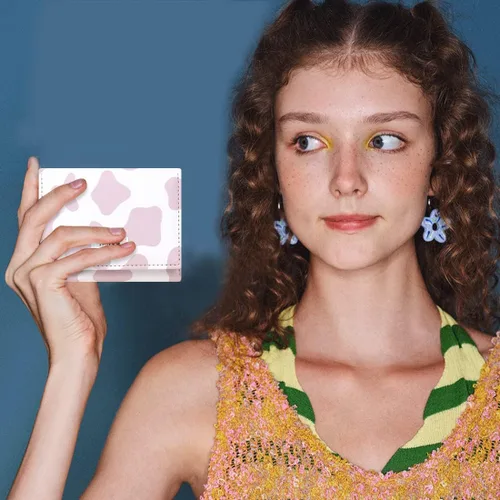 Vista 5 de Sunwel Fashion Billetera pequeña con estampado de vaca para niñas, con bolsillo para efectivo, tarjetero con ventana de identificación para mujer