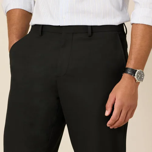Vista 4 de Amazon Essentials - Pantalones de vestir elásticos para hombre con corte clásico resistentes a las arrugas