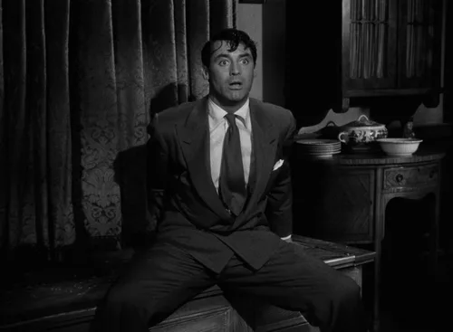 Vista 2 de Arsenic and Old Lace (The Criterion Collection) Blu-ray
