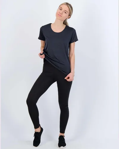 Vista 5 de Real Essentials - Paquete de 5 camisetas deportivas de tela Dry Fit Tech Stretch, de manga corta y cuello redondo, para mujer