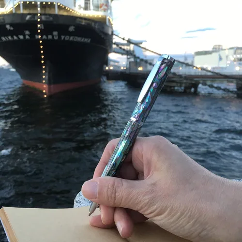 Vista 5 de Bolígrafo LACHIEVA LUX de concha de abulón, regalo de lujo para hombres y mujeres, recarga alemana P900M de 1.0 mm, bolígrafo ejecutivo en caja