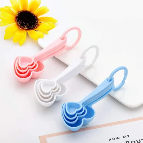 Vista 2 de Hemoton Cucharas medidoras de plástico con forma de corazón, cucharadita de postre cuchara para hornear de cocina