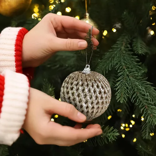 Vista 5 de Mupera Paquete de 9 adornos de Navidad con purpurina, bolas inastillables de lentejuelas doradas champán, decoración colgante de alta calidad