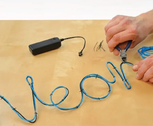 Vista 6 de iscream Fizz Creations - Cuerda personalizable con efecto de neón, luz LED azul, 9 pies 10 pulgadas de largo