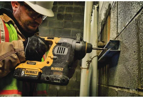 Vista 2 de DeWalt dch273p2 20V Max – Martillo perforador SDS con baterías 5 Ah sin escobillas. Baterías de 5 Ah