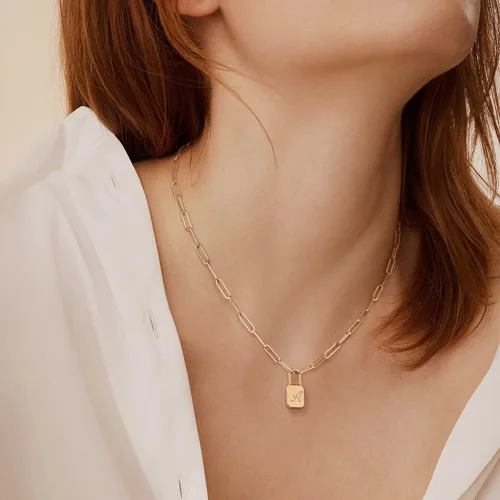 Vista 2 de VACRONA - Collar de 18 quilates con inicial de oro, chapado en oro, con cierre de capa, collar con monograma grabado, letras del abecedario