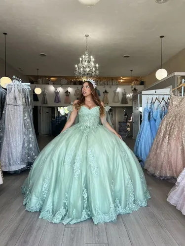Vista 5 de Zhangyo Dulce 16 vestidos de quinceañera vestido de bola fuera del hombro vestidos de fiesta con tren hinchado tul vestidos de fiesta de encaje
