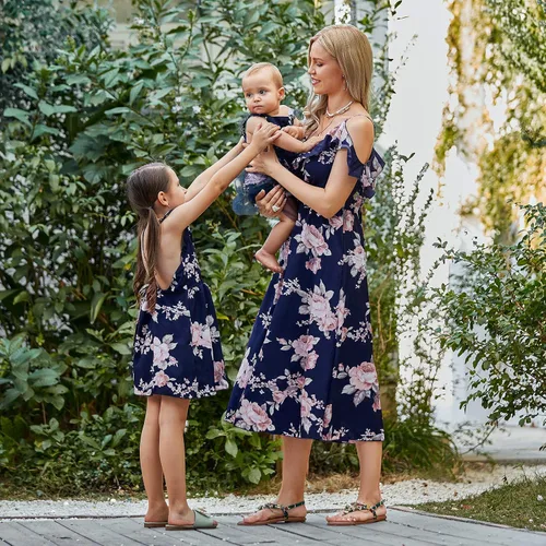 Vista 3 de PopReal - Vestidos para mamá y para mi con impresión floral hombro frío volante sin espalda correa mameluco playa vestido a media pierna de verano