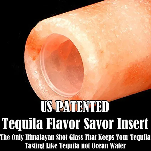 Vista 4 de Vasitos de trago hechos de sal del Himalaya Spice Lab, para amantes del vino, Rosa Simplemente vierte, dispara y muerde una lima, naturalmente