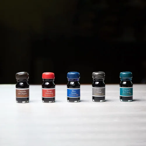Vista 5 de Jacques Herbin - Ref 14000JT - Botellas de tinta de 0.3 fl oz para plumas estilográficas y bolígrafos Rollerball - Rouge Hématite, Gris Orage