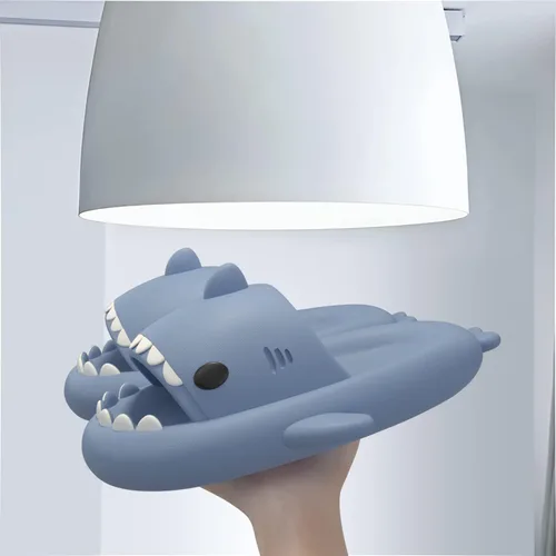 Vista 6 de ChayChax- Sandalias con diseño de tiburónnubecaricatura antideslizantes de punta abierta para niños y niñas, muy cómodas, bonitas, suela gruesa