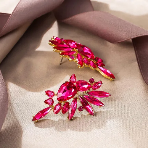 Vista 6 de EVER FAITH Aretes de diamantes de imitación vintage, aretes colgantes de cristal de marquesa de moda para mujer